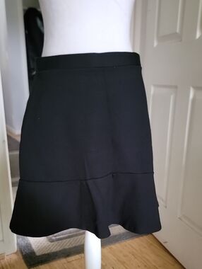 LOFT Black A-Line Flounce Skirt